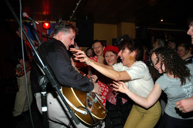 min 2005 11 27 riot 466